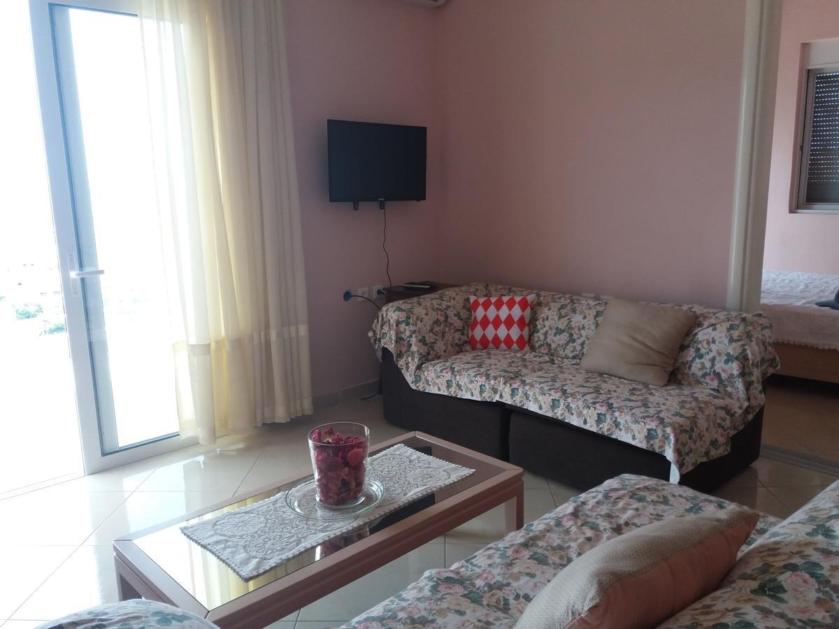 Apartment Adi ซารานเดอ ภายนอก รูปภาพ